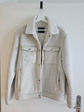 BERSHKA Jacke beige