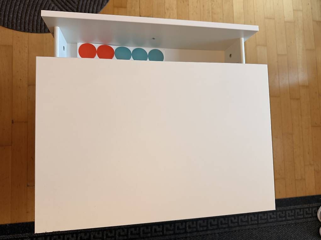Commodes: Kleine Kommode – D'occasion à Hergiswil NW par xeb_5gsy 2