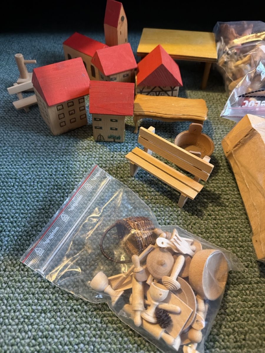 Giocattoli: Diverse Kinderspielsachen – Usato da Bühler venduto da comaneci 2