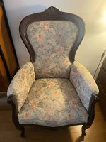 Vendo Poltrona antica in legno