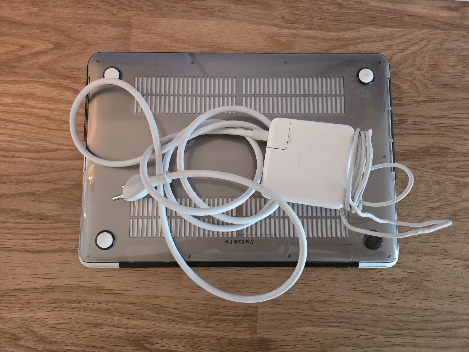 Apple Notebook: Apple MacBook Pro 2015 mit nur 199 Ladezyklen mit Ladegerät – Usato da Biberist venduto da Volo28 9