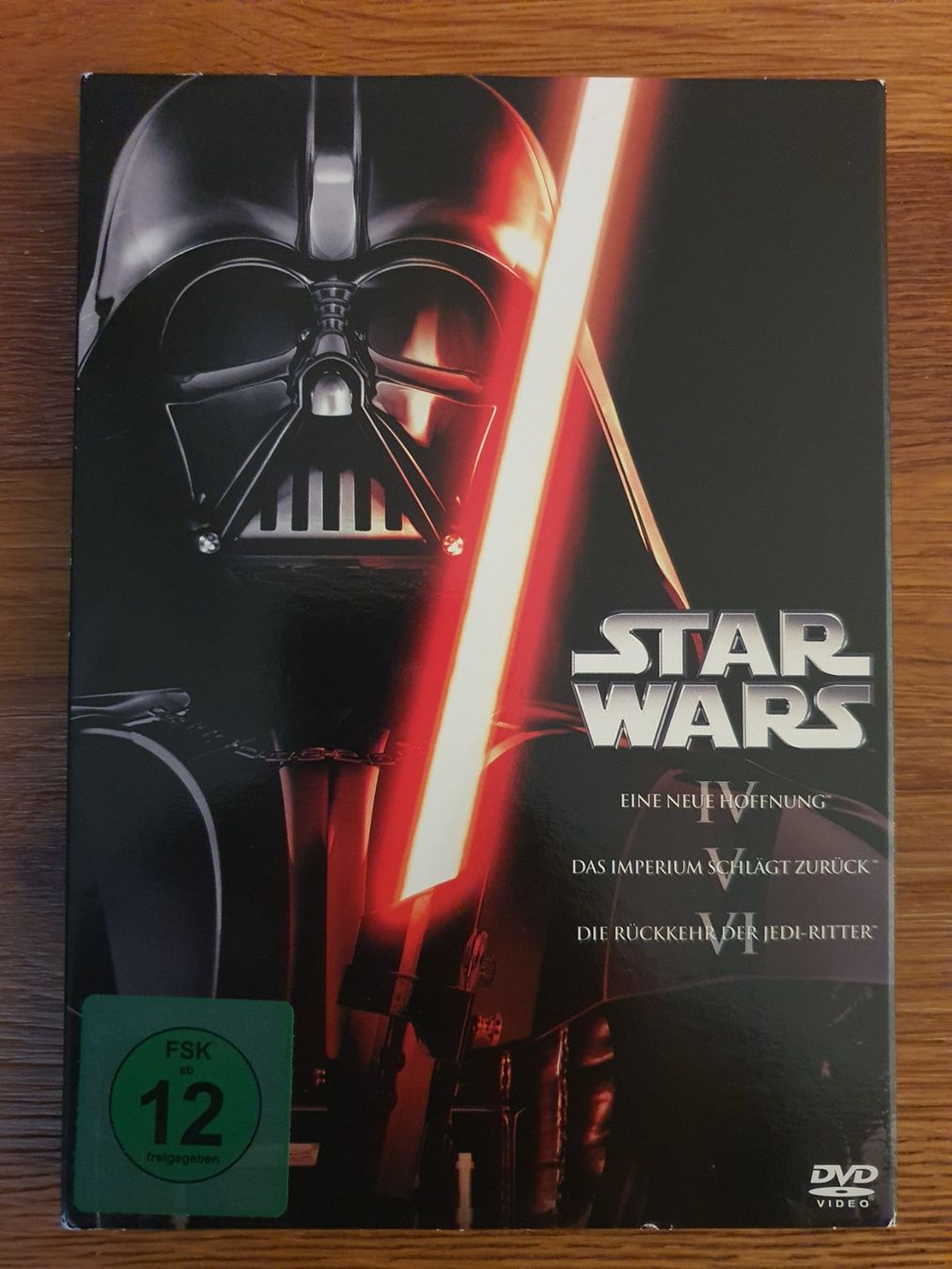Tutti i DVDs: DVD set Star Wars - Episode IV, V, VI – Usato da Zürich venduto da tim_8vjq