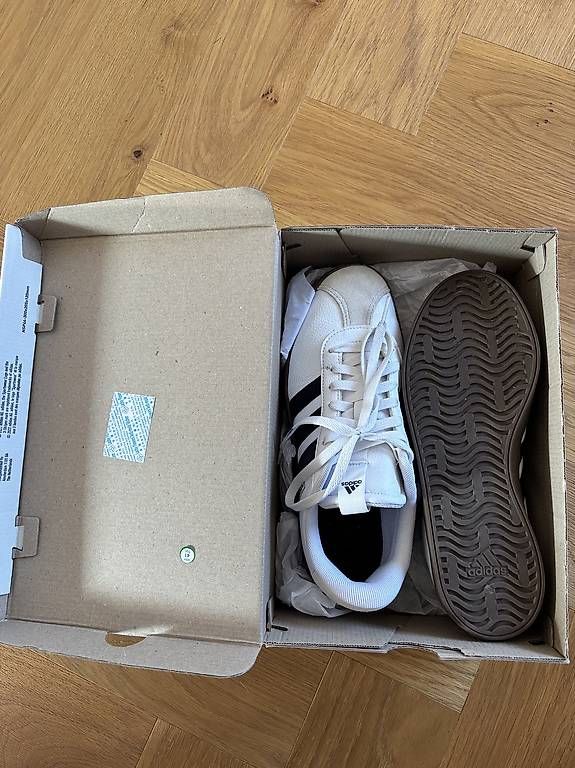 Damenschuhe: Adidas VL Court 3.0 Gr. 42 / Neu – Gebraucht aus Basel von Bale2014