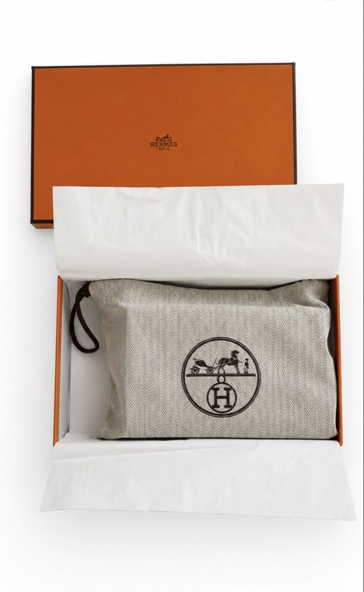 Hermès Fibbie per cinture: Pochette Hermès  – Nuovo (secondo la descrizione) da Meyrin venduto da sah_y8kk 5