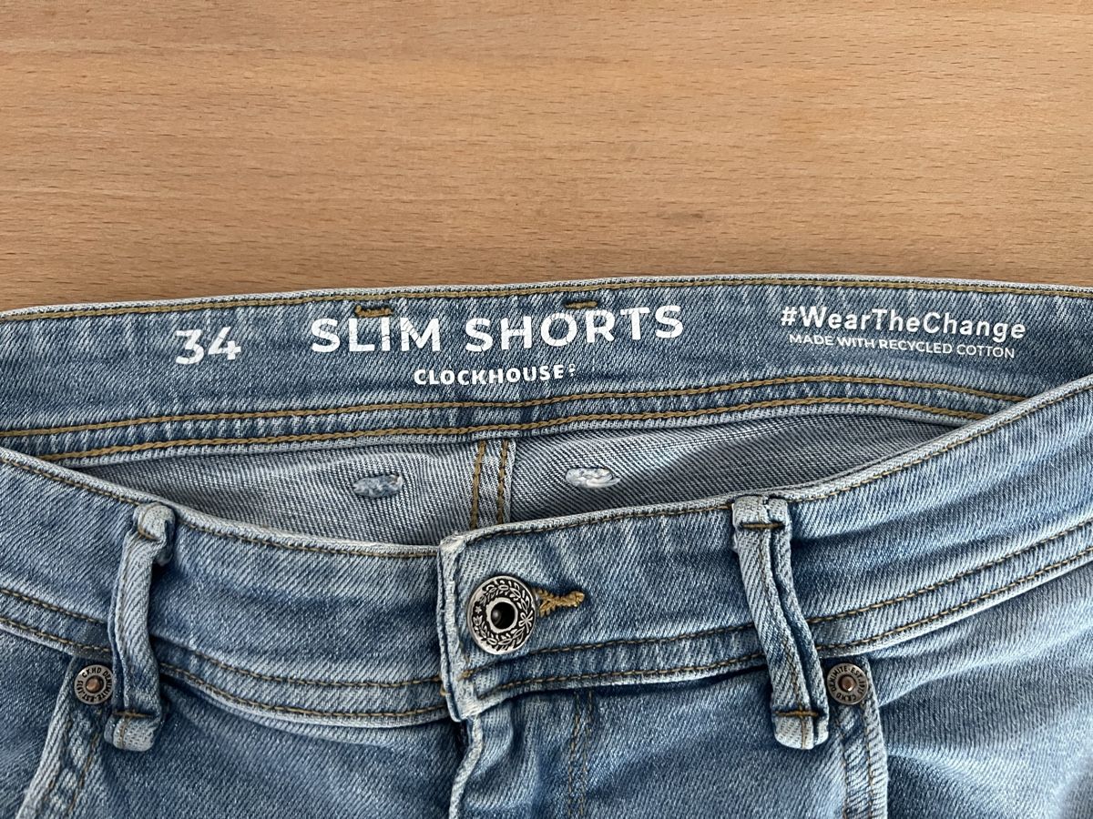 Jeans: 3 kurze Jeans Gr 34  – Usato da Mümliswil venduto da Soccerpat 1