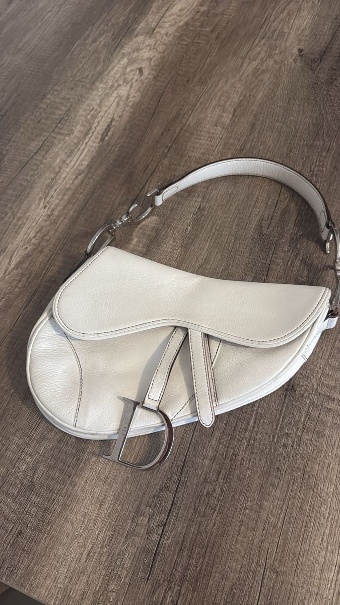 Dior Taschen für Damen: Sac saddle Dior blanc cuir  – Gebraucht aus Nyon von vla_r5m7