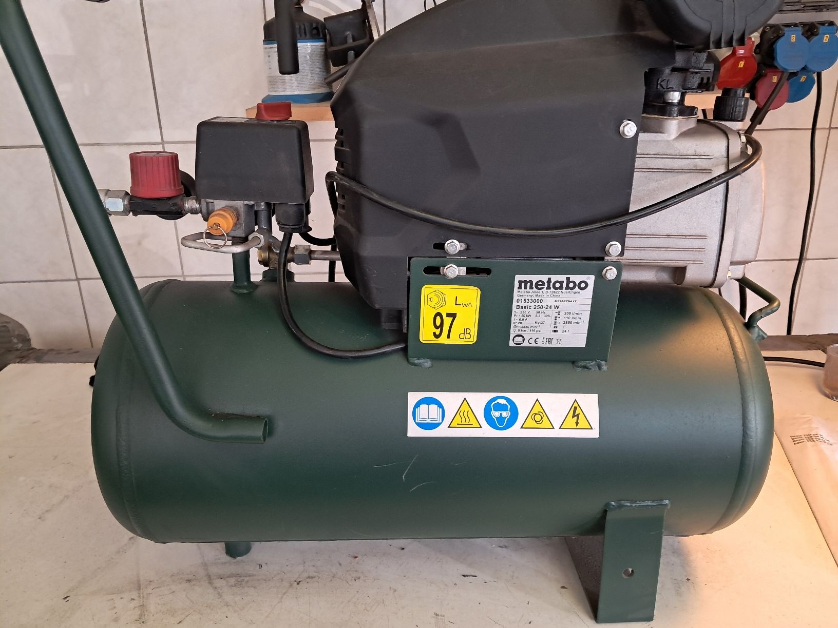 Metabo Kompressoren: Metabo kompressor 250-24w – Gebraucht aus Wilihof von raidenlancelot02 4