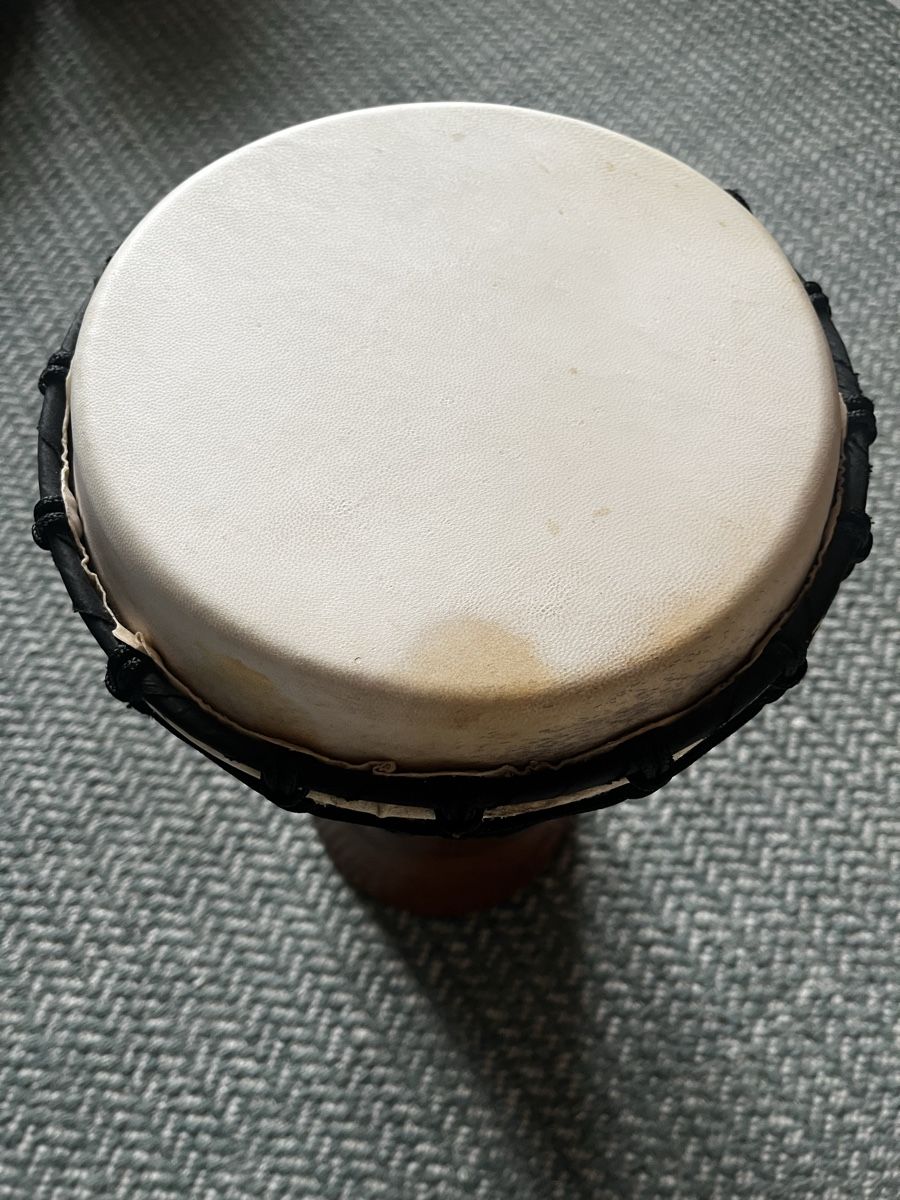 Strumenti musicali: Djembe 50cm hoch mit Transporttasche – Usato da Schaffhausen venduto da Curacautin 2