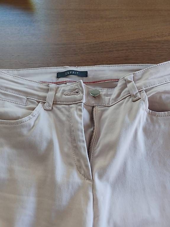 Pantaloni: Weisse Hose Marke Esprit – Usato da Oberbipp venduto da Mrs.laura 1
