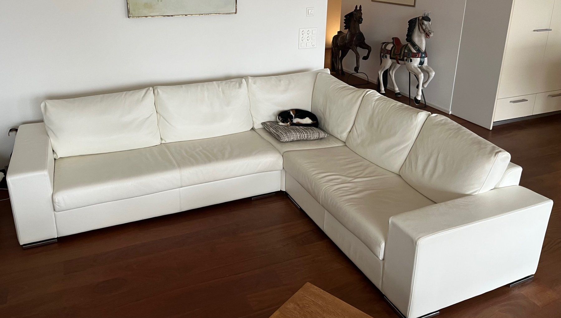 Divani: Weisses Designer-Ecksofa aus hochwertigem Leder - Topzustand – Usato da Zug venduto da Dontom7