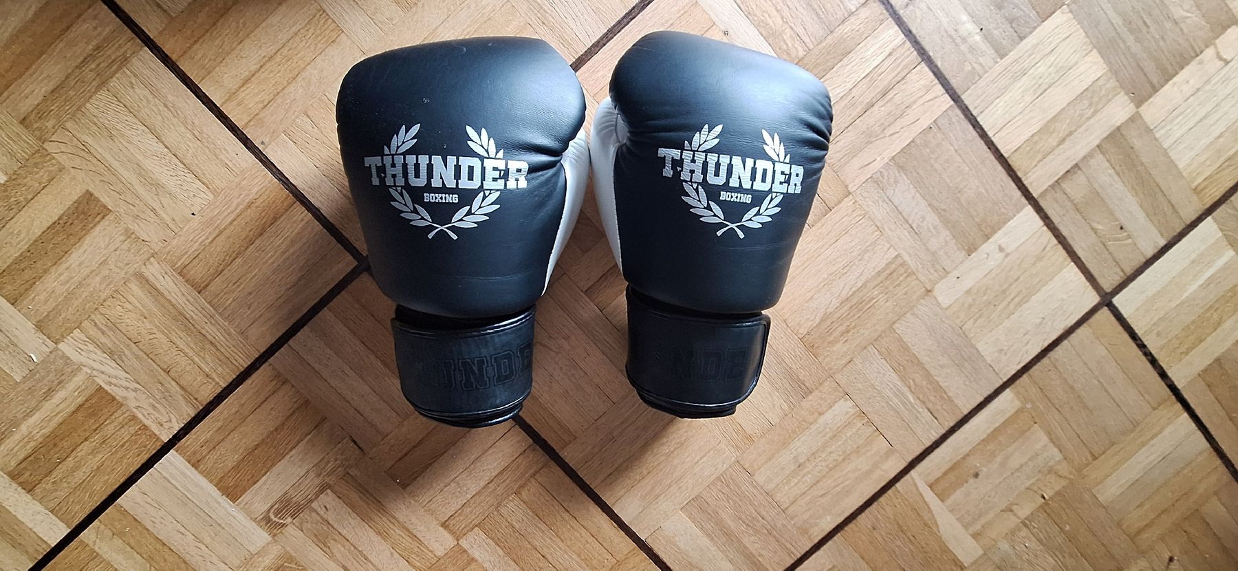 Guanti & manicotti: gant boxe 12oz – Usato da Aigle venduto da suk_s9bz 1