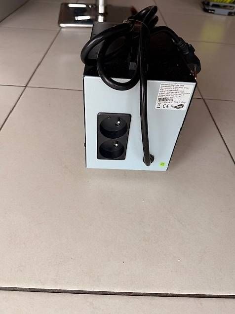 Alimentation électrique: Regulateur de tension neuf – D'occasion à Cernier par Cristophe22 1