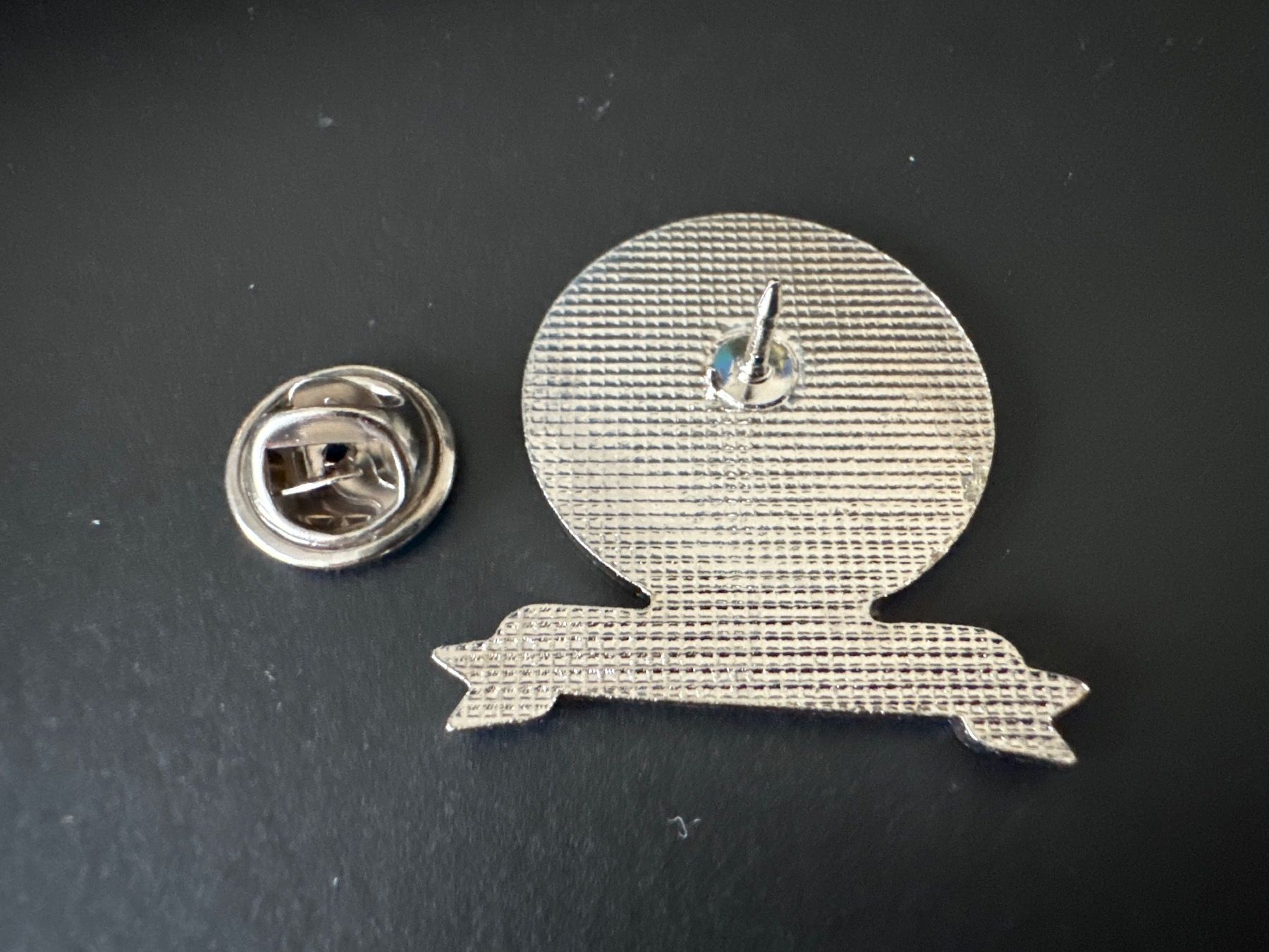 Placchette & Badge: Pin Rennauto Marke Auto Lotus – Usato da Galgenen venduto da rub_f6kh 1