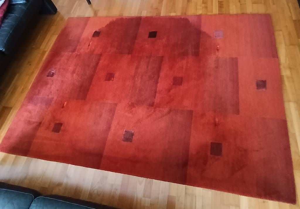 Teppiche: Wollteppich rot 235x170 – Gebraucht aus Wettingen von chr_m79n
