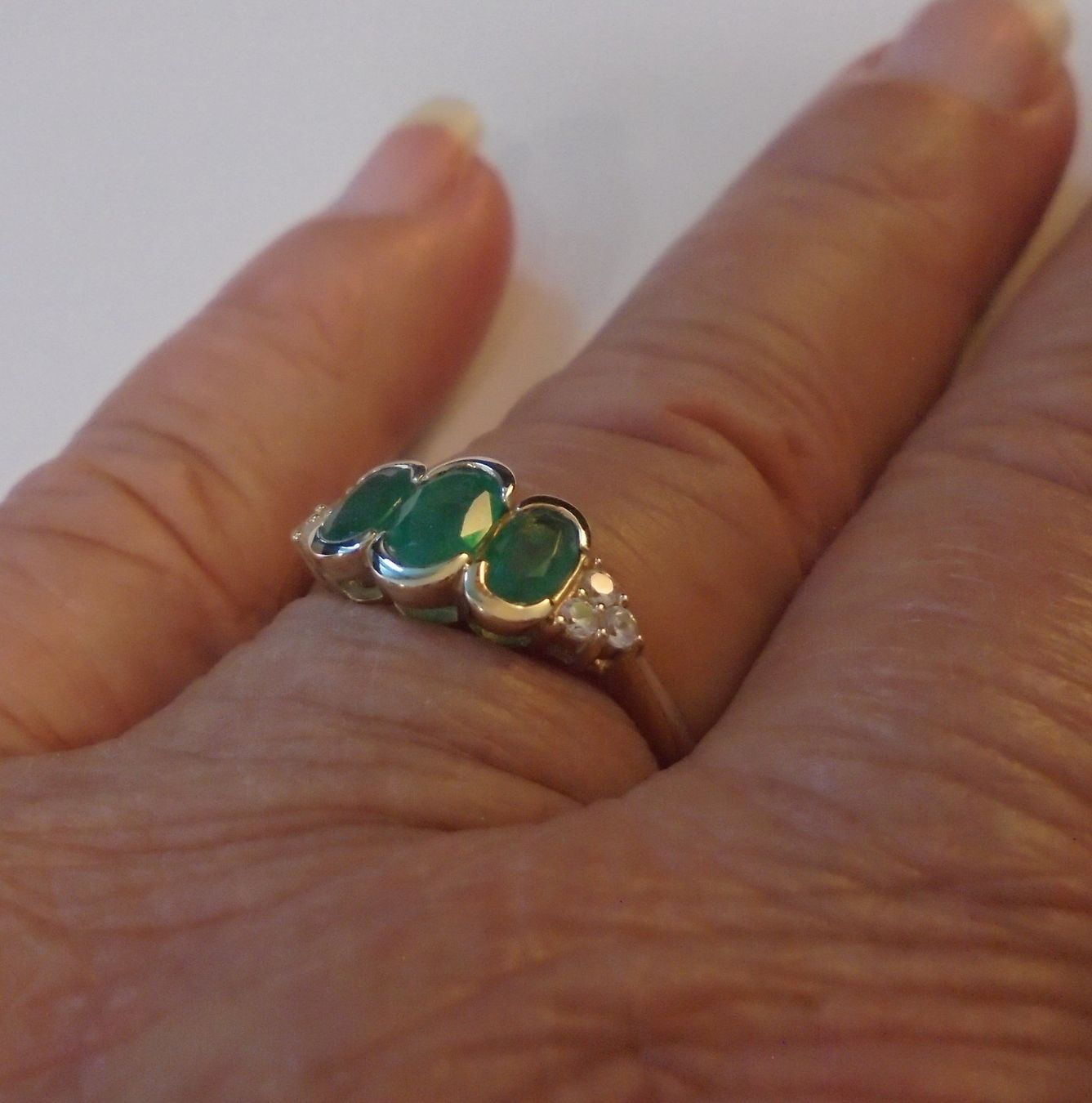 Anelli: Echtschmuck: Smaragd-Goldring. Grösse 53/17 – Nuovo (secondo la descrizione) da Zuchwil venduto da maumauchi