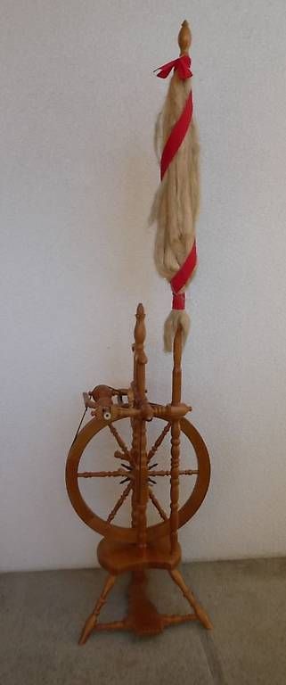 Rouets anciens: Spinnrad zum Gebrauch oder als Deko – D'occasion à Dietlikon par Woodgate