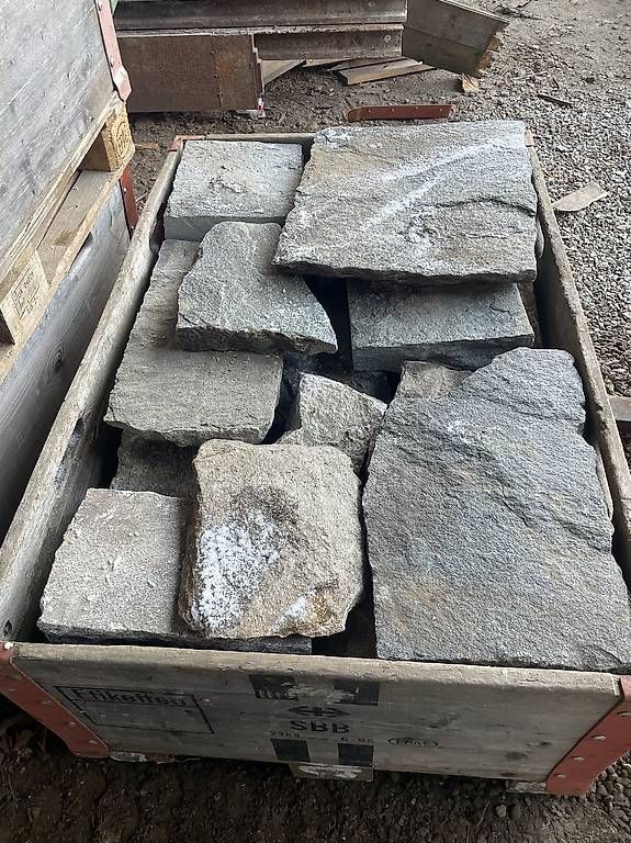 Steine & Dachziegeln: Pietrame per muri – Gebraucht aus Losone von inf_zhb8 1