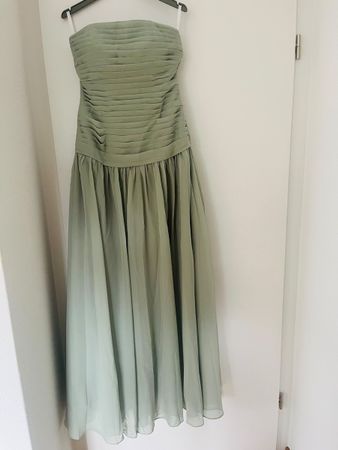 Elegantes grünes Sommer-Abendkleid, Falten-Design, Grösse 36