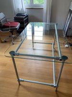 Moderner Glastisch mit Metallgestell, Top Zustand!