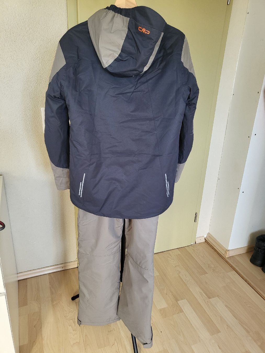 CMP Lotti di vestiti: CMP Kid Ski Suit, winter jacket and pants, Size 164. – Usato da Sarmenstorf venduto da zuz_q5kq 1