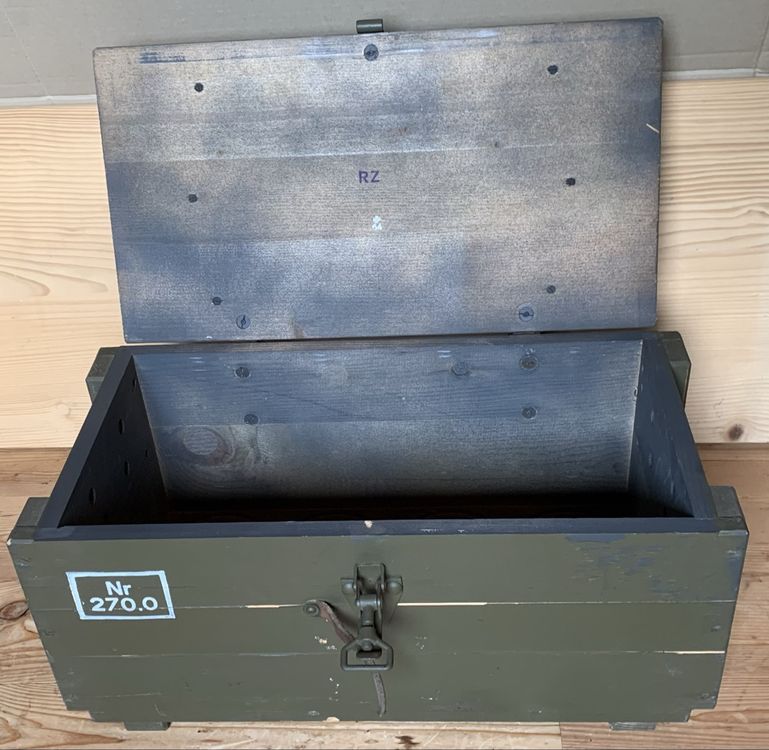 Holzkiste Nr 270 der CH Armee 2
