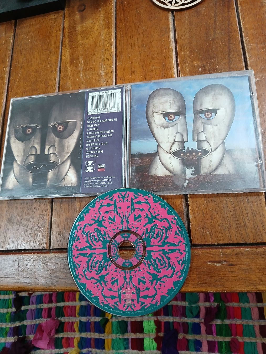 CD: Pink Floyd- the division bell – Usato da St-Cergue venduto da VeganWarrior
