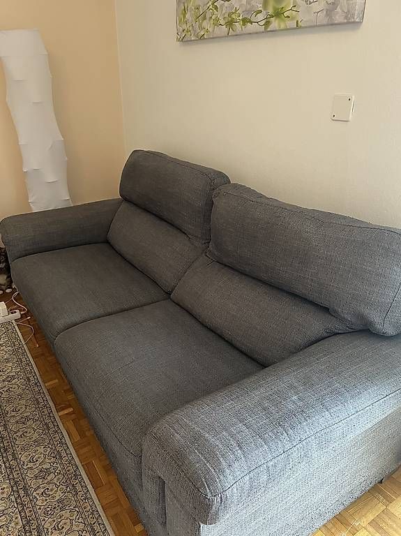 Divani: Vendo divano grigio sfoderabile 210 cm  – Usato da Pregassona venduto da lau_qqs8 1