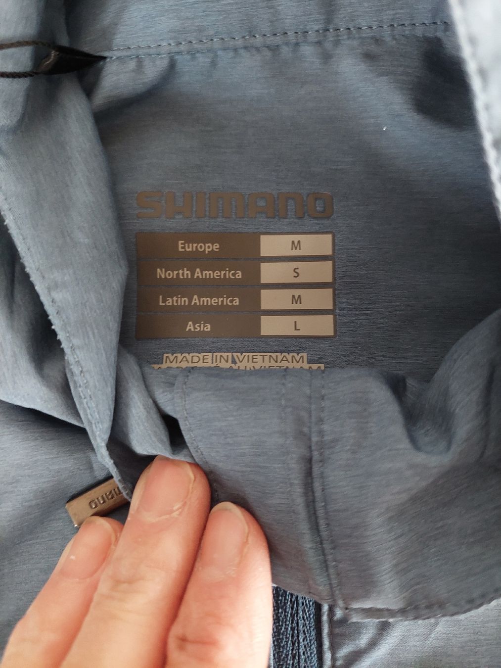 Shimano Giacche: Shimano Windbreaker, Gr. M blau – Nuovo (secondo la descrizione) da Schenkon venduto da rausausdemhaus 1