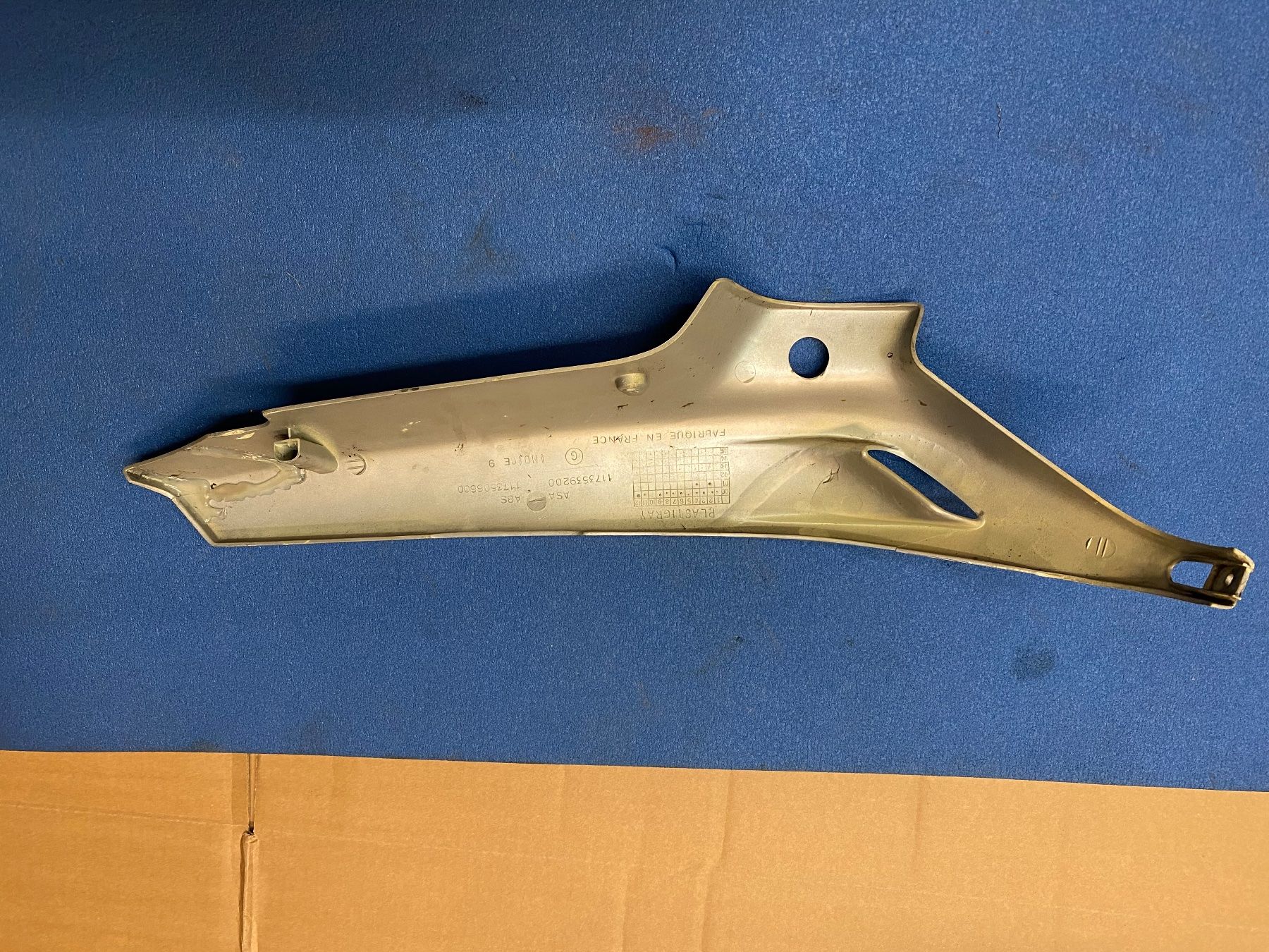 Peugeot Parti ricambio per ciclomotori: Peugeot spx cache plastique – Usato da Vevey venduto da Chupita-met 3