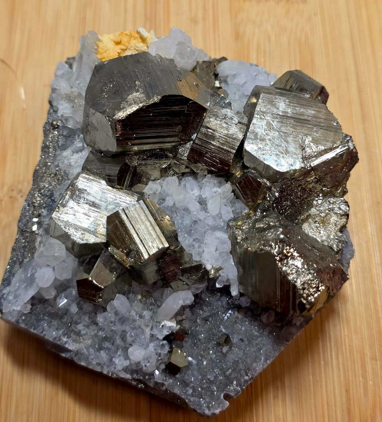 Minerali & Pietre curative: Top Pyrit auf Quarz Rohstück 458g – Nuovo e nell'imballaggio originale da Matzingen venduto da Shay_Crystalz