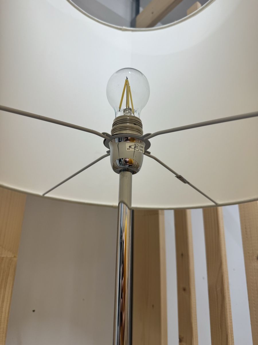 Lampade: Ständerlampe mit Schirm – Usato da Pfyn venduto da ji1 2