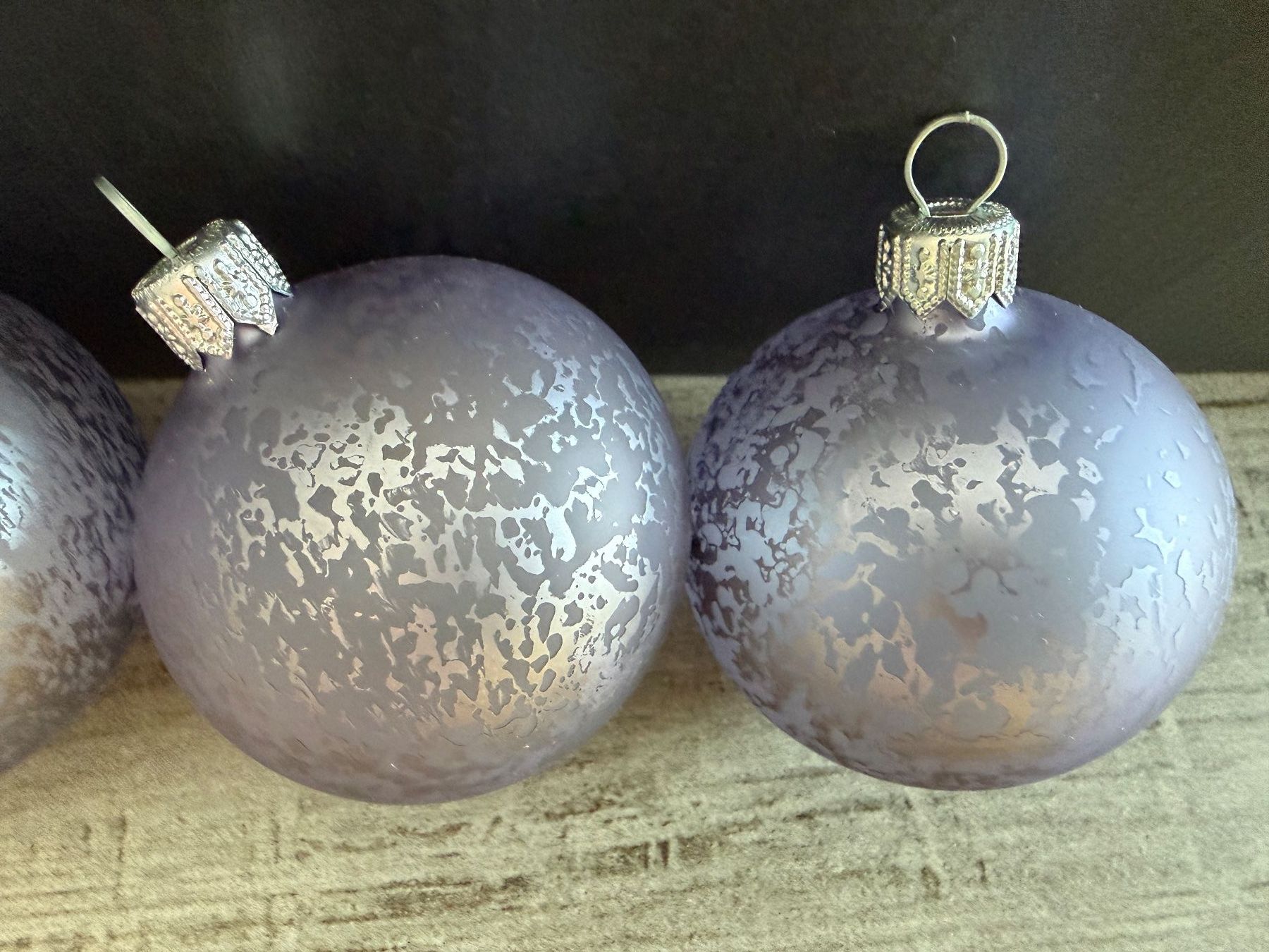 Alle Dekorationen: Weihnachtskugeln in der Farbe Flieder – Gebraucht aus Wolfwil von Inseider12 8
