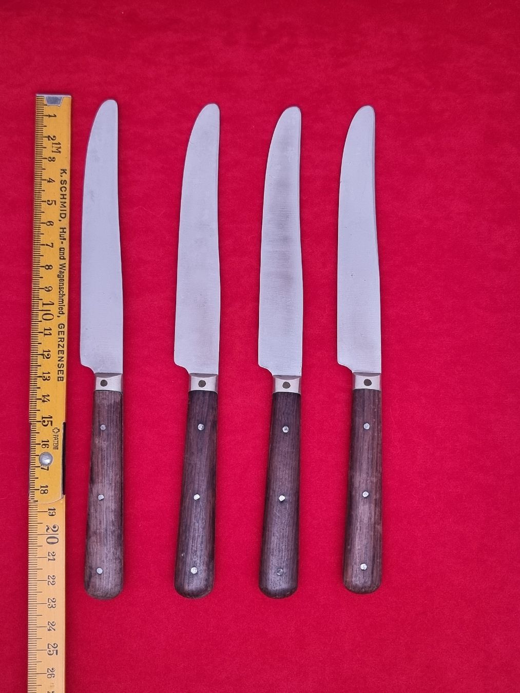 Messer: 4er Set Vintage Steakmesser mit Holzgriff – Gebraucht aus Helgisried von zuegli.24 1