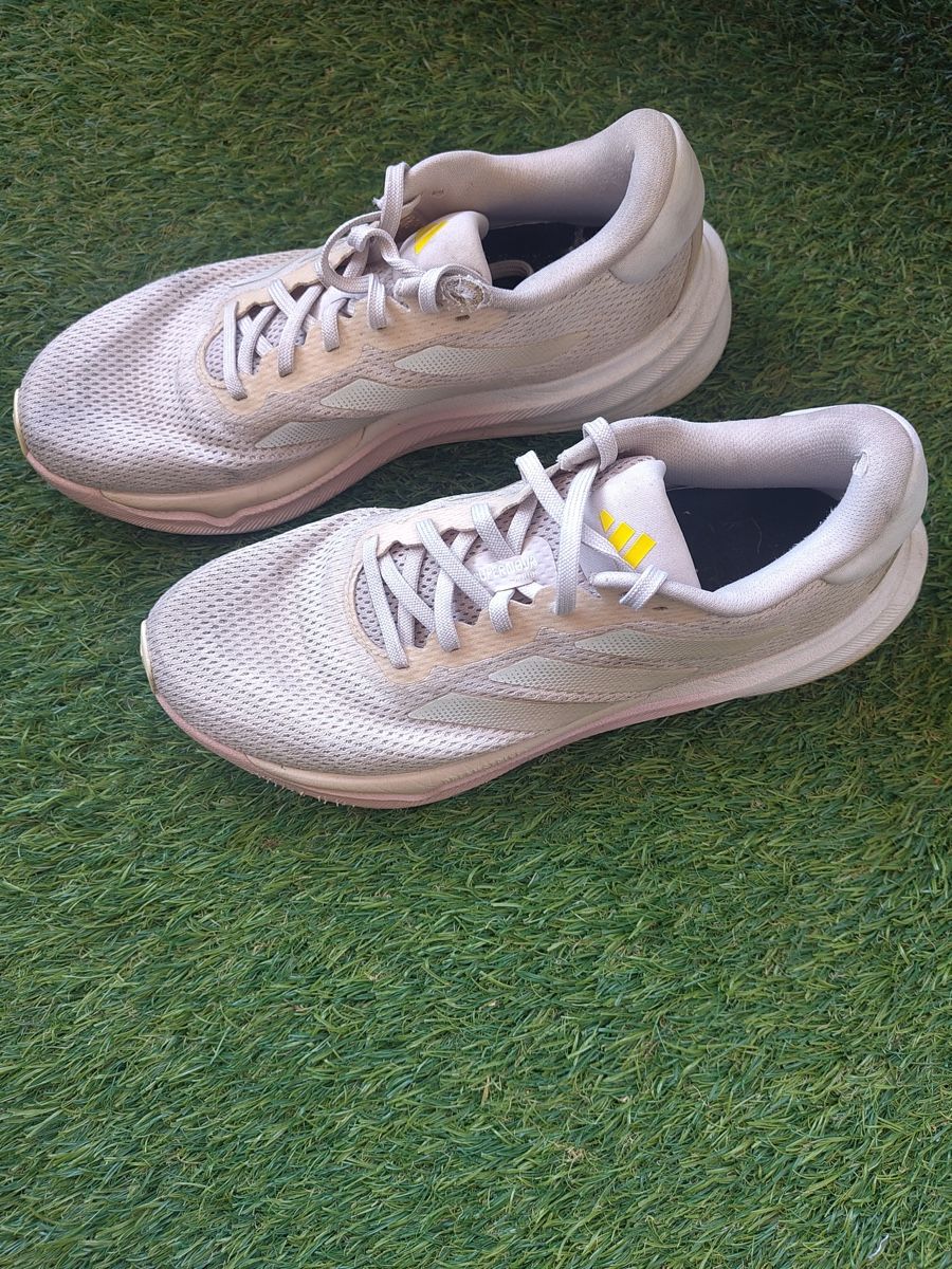 Adidas Scarpe da donna: Adidas Supernova numero 42 bianco e rosa – Usato da Carabbia venduto da ila_2jjj