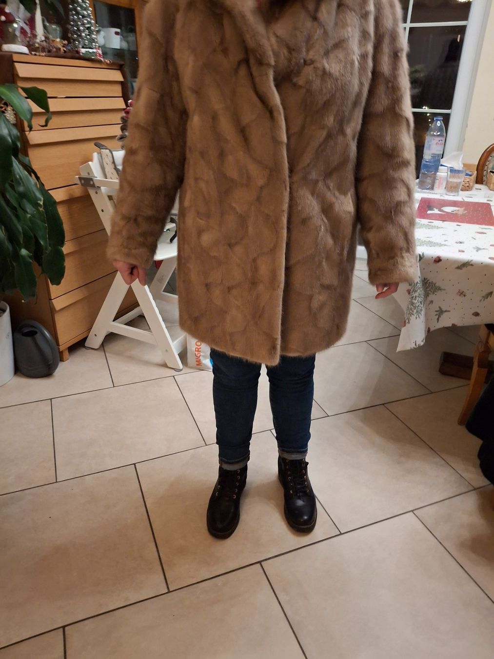 Cappotti: manteau de fourrure – Usato da Mont-sur-Lausanne venduto da joe_2vt6 1