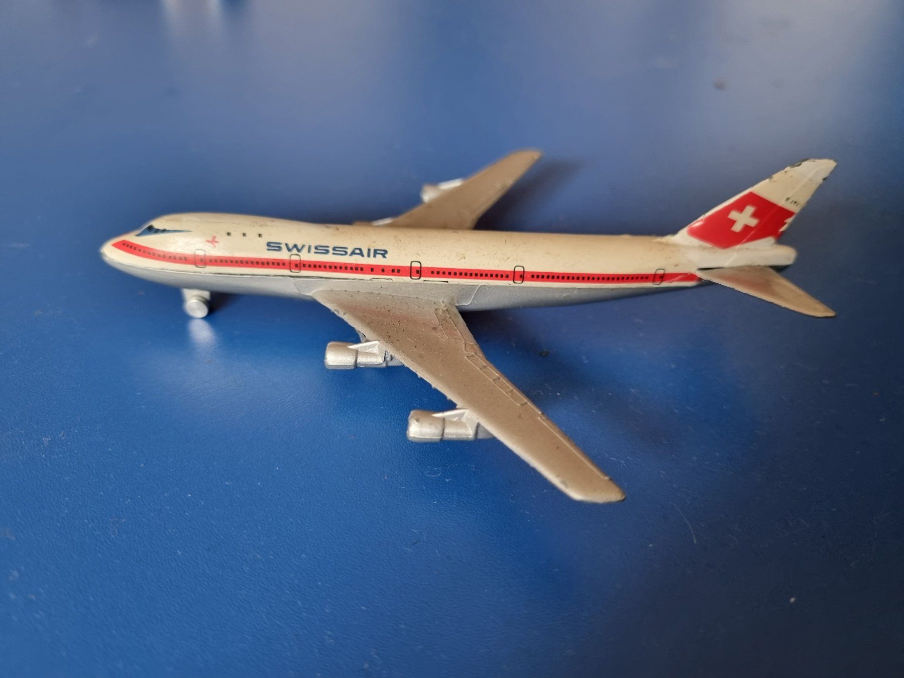 Swissair Modellbausätze & Standmodelle: Swissair Flugzeug Modell Boeing 747 – Gebraucht aus Schaffhausen von Leveron13 9