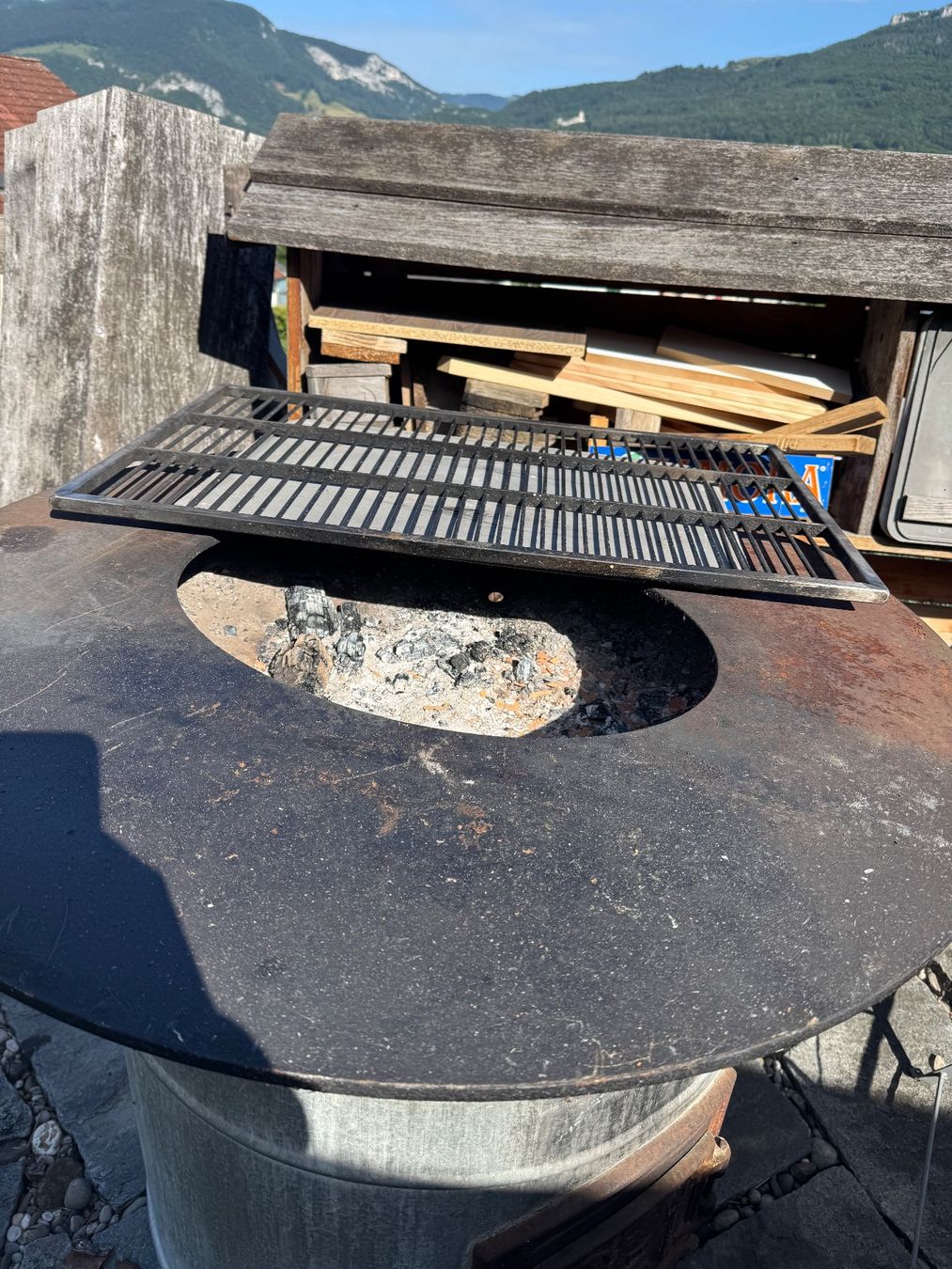 Feuerschale: Feuerschale mit Grillrost und Feuerring – Gebraucht aus Kestenholz von cvx_889vv 1