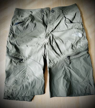 The North Face Hose kurz olive Grösse S / 30