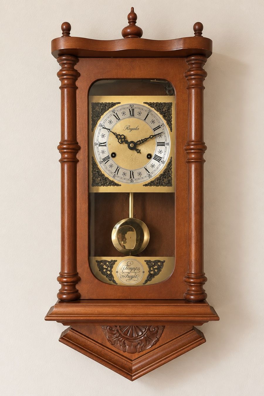 Orologi da terra & Orologi da parete: Wanduhr Regula Holz mit Pendel – Usato da Hombrechtikon venduto da Lexcom