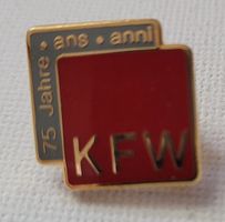 PIN AUS METALL / BROCHE EN MÉTAL – KFW – 75 JAHRE / ANS