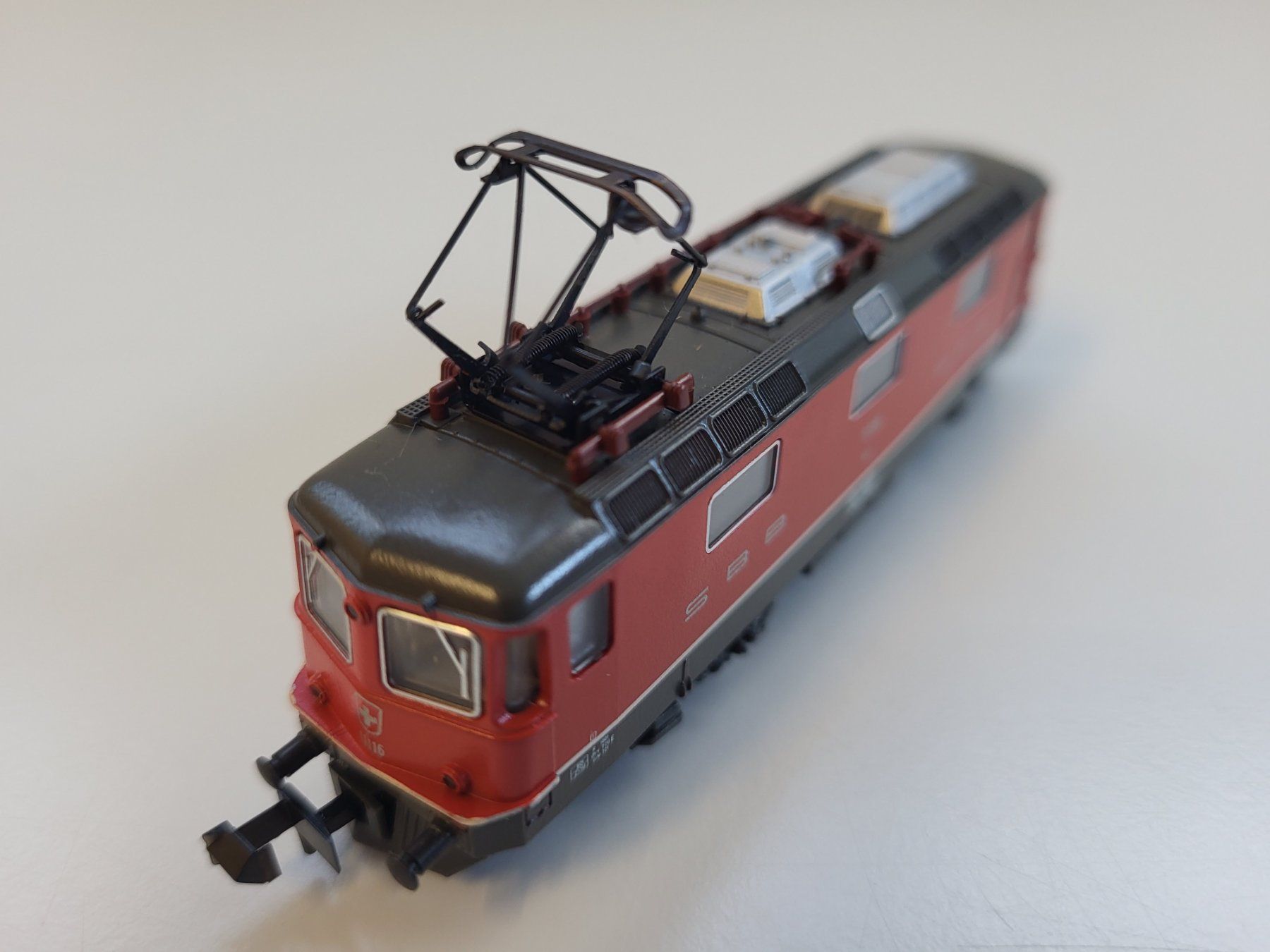 Trix Modellini di ferrovie: Minitrix 12977 E-Lok SBB Re 4/4 11116 rot – Usato da Brügg BE venduto da POU-BELLE 3
