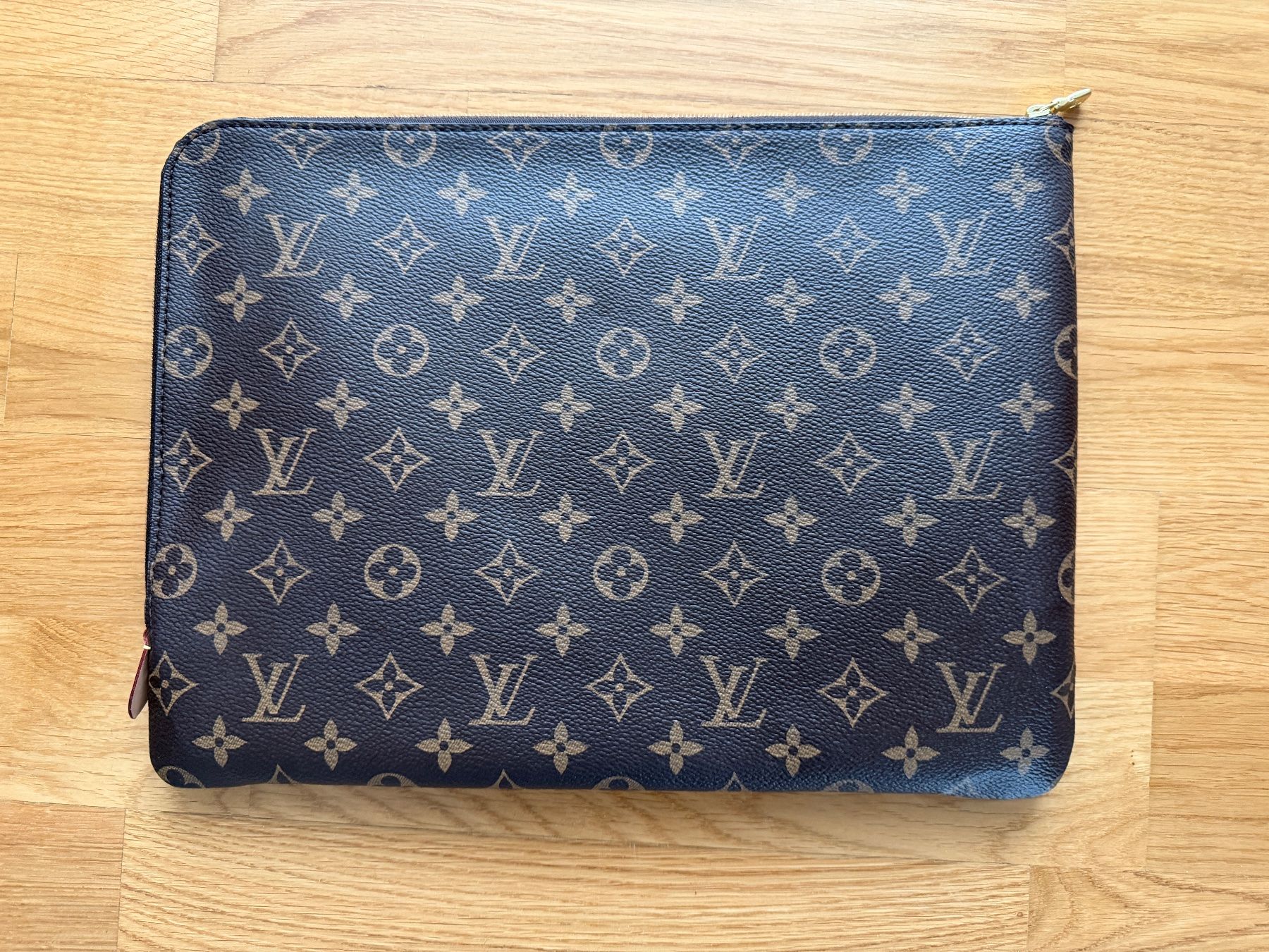 Louis Vuitton Koffer & Taschen: Louis Vuitton Dokumentenmappe – Neu (gemäss Beschreibung) aus Ehrendingen von Nr.7 2