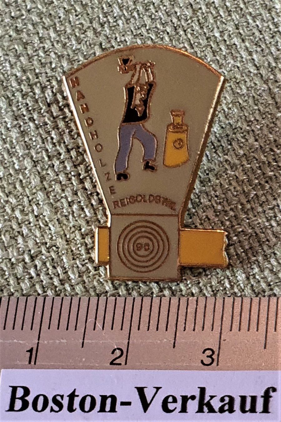Plaketten & Abzeichen: D763 - Pin Handholzer Reigoldswil Suisse – Gebraucht aus Reinach BL von Boston-Verkauf 2