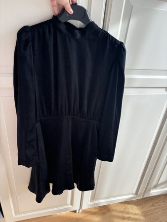 Zara dress size M in black NP: 50.-