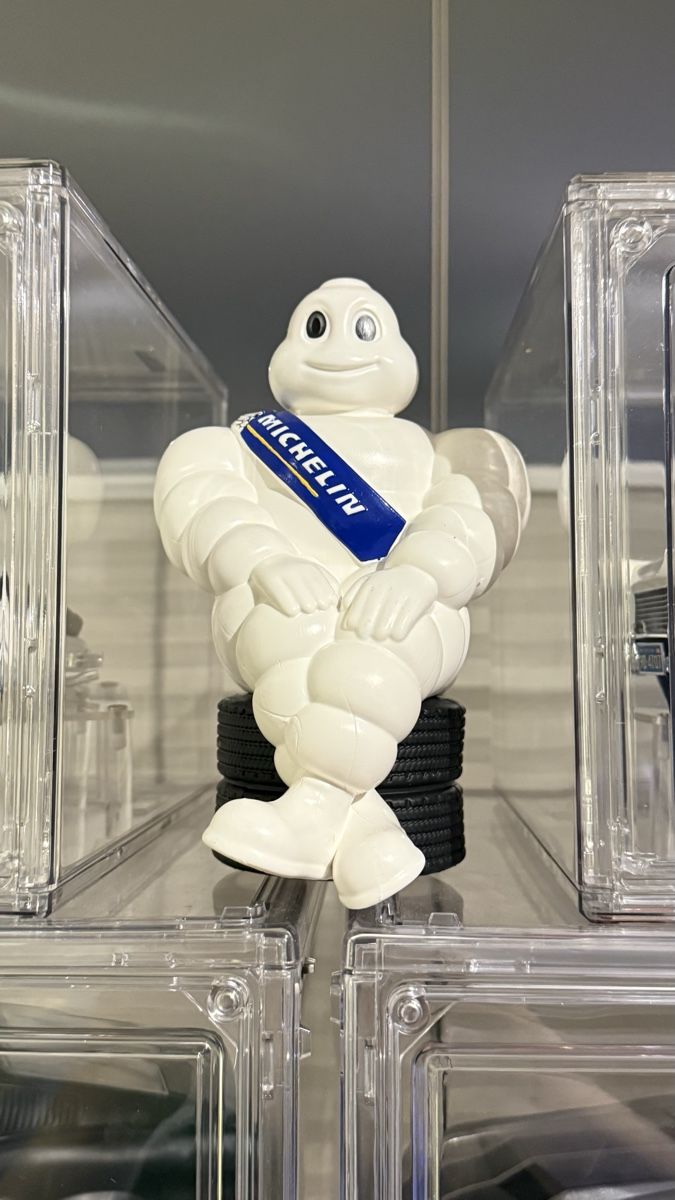 Michelin Statuette: Michelin Männchen Figur neu in OVP – Nuovo e nell'imballaggio originale da Basel venduto da Zomeg
