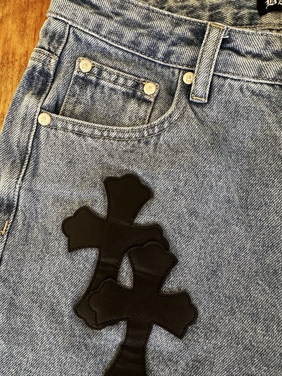 Jeans: Jean BAE croiss. appliqué Taille S  – Usato da Châtelaine venduto da Alexandra.jankowski 2