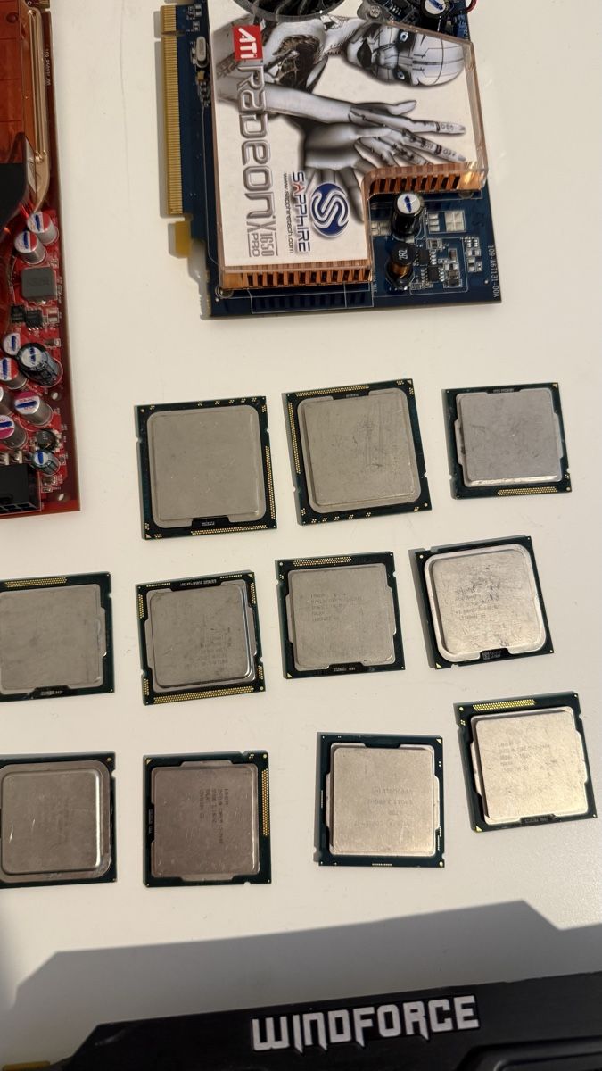 Schede grafiche: Pc Teile, 3 Grafikkarten, 12 Cpu‘s – Difettoso da Däniken SO venduto da sunnyresales 2