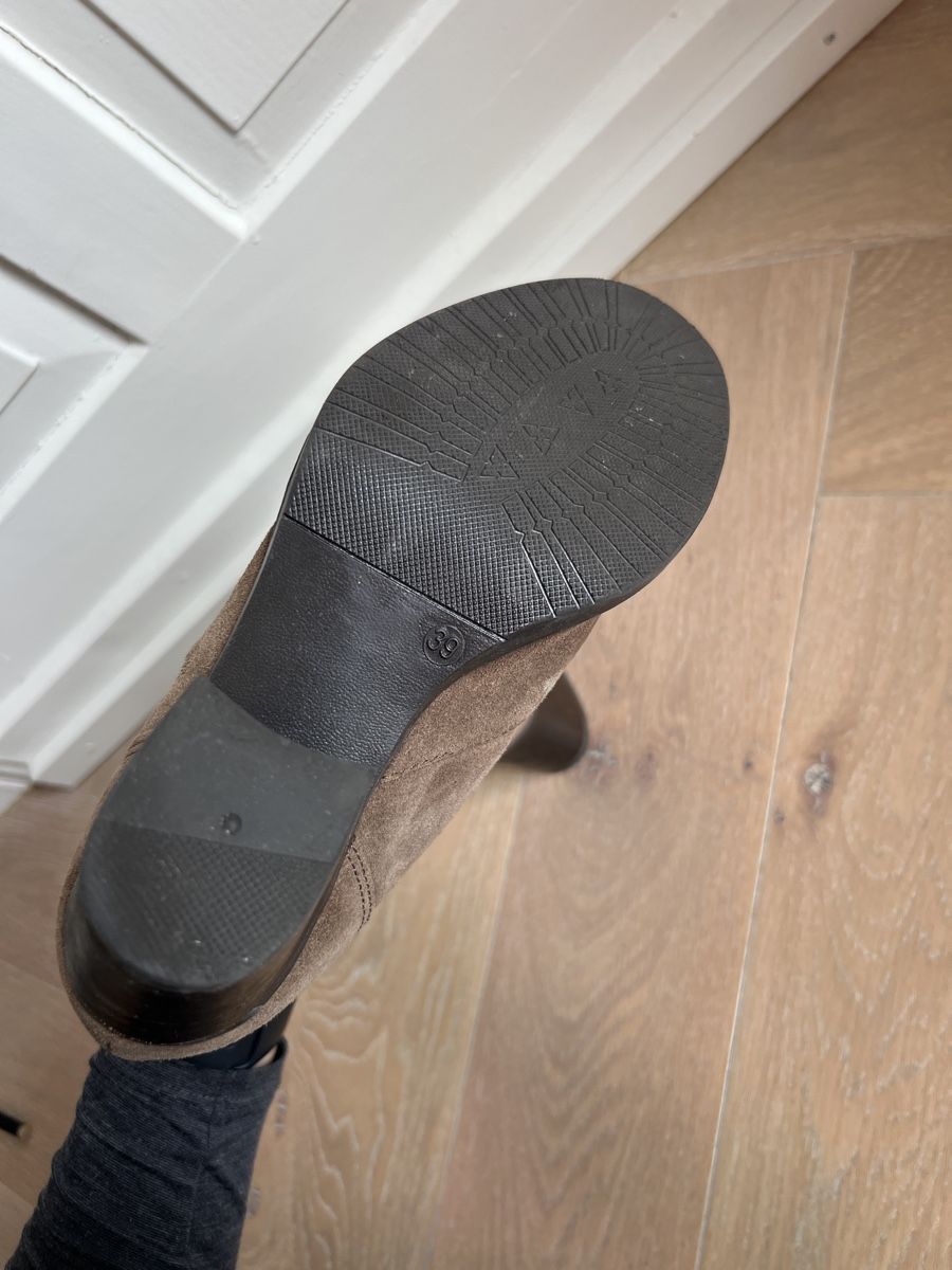 Esprit Chaussures femmes: Esprit Suede Ankle Boots, size 39 – D'occasion à Zürich par Mirouch 2