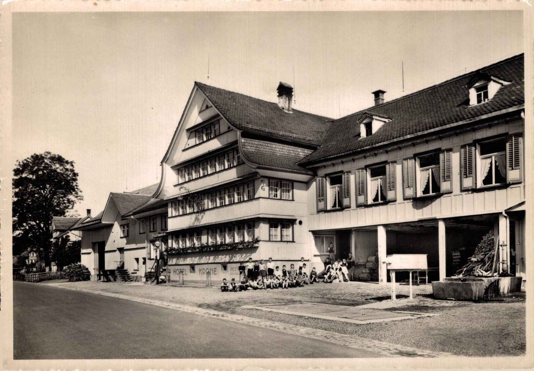 Cartoline postali: Hotel "Krone", Wald - Schönengrund – Usato da Bronschhofen venduto da Astore