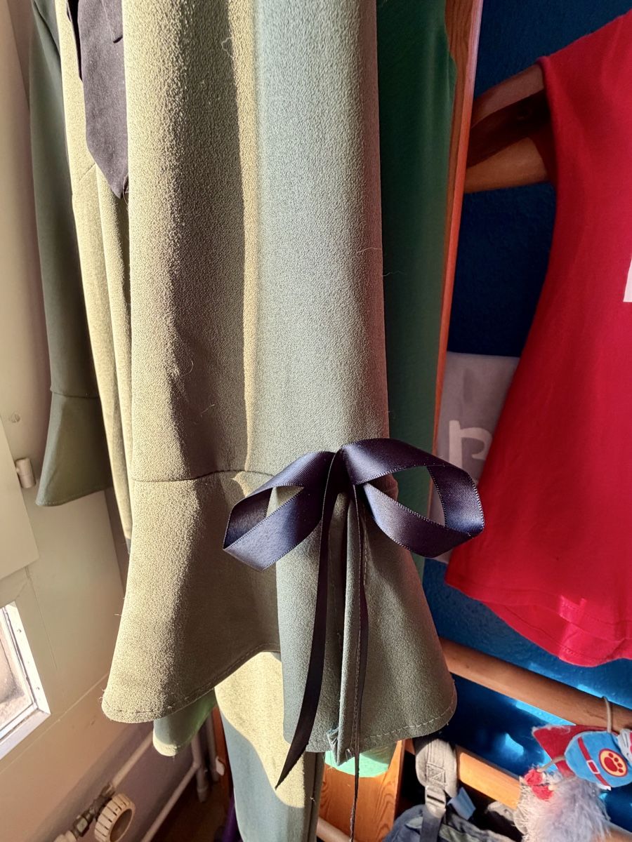 Vestiti: Robe verte avec nœud noir taille S – Nuovo (secondo la descrizione) da Carouge GE venduto da orc_88rq 6